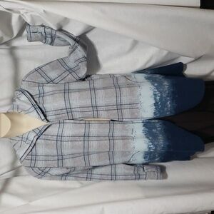 Cuddl Duds. Blues & Gray; Long Sleevesw/ thumb holes; Hoodie; Fleece. GUC. SZ 1X